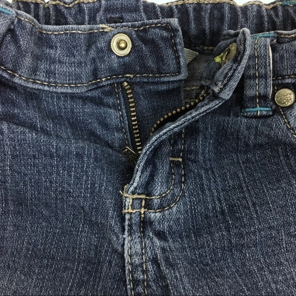 OSHKOSH Jeans Genuine Kids Embroidered Flowers Girly Cute Spring Denim Size 3T